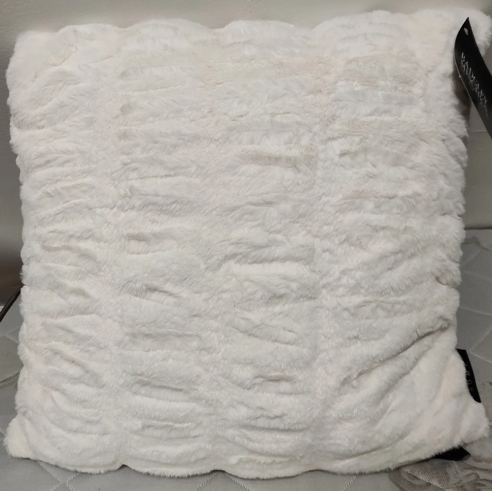 Badgley mischka home Ruched Faux fur pillow - Picture 1 of 3